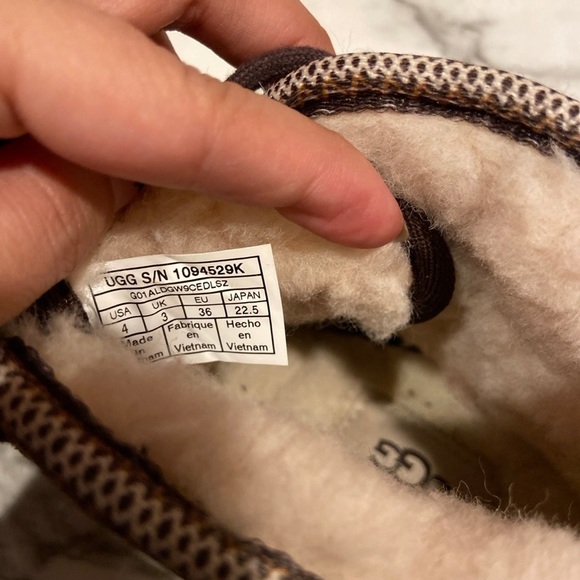 RARE UGG Neumel II Boots - Picture 7 of 9